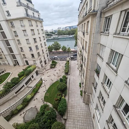 View Sur La Seine-3